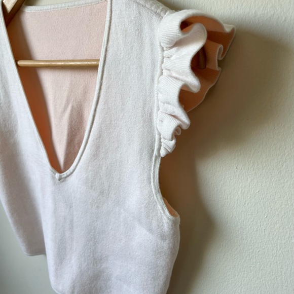 Club Monaco Scoobalyn Cropped Sweater - Picture 3 of 5